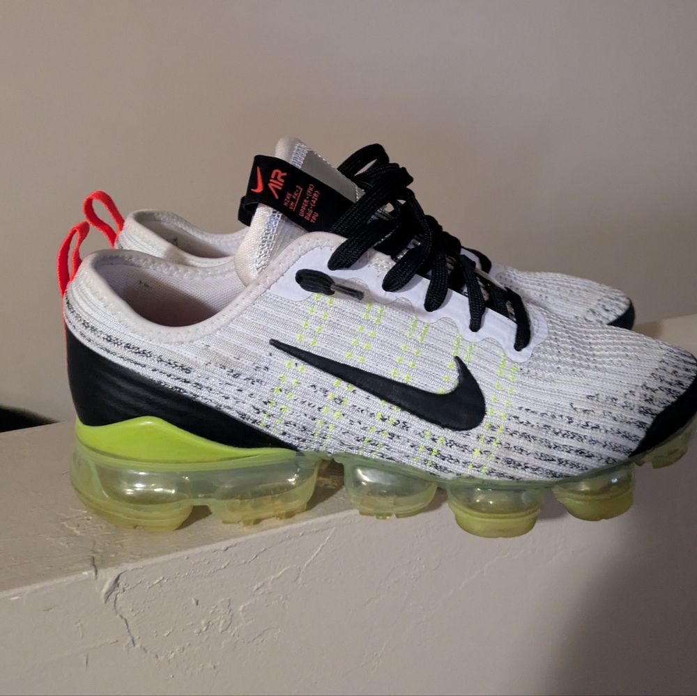 Nike Women’s Air VaporMax Flyknit — White/Black/Volt